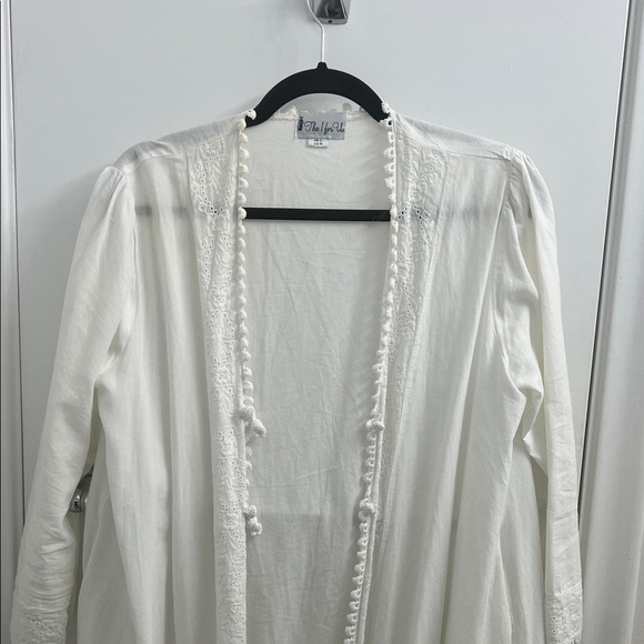 🤍✨ Ivory Lace-Trimmed Robe • Luxe Lounge Wrap • Bridal Getting Ready 🤩✨ - Picture 3 of 10